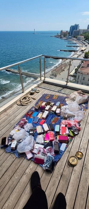 Чохли на Айфони та Android: Нові(Розпродаж)