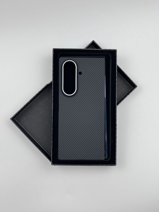 Карбоновый чехол для Samsung Galaxy Fold 8 Ultra