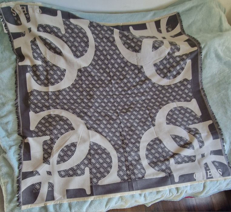 Guess chusta z logo 4G nowa