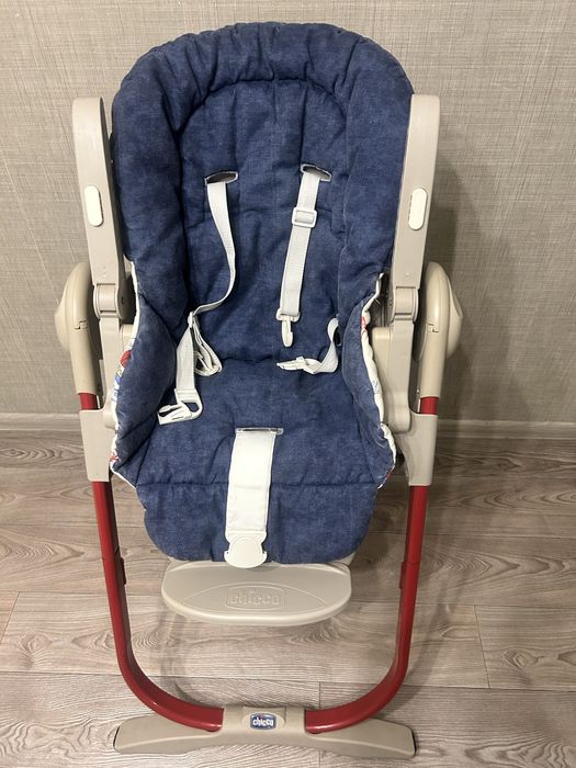 Продам стільчик для годування Chicco Polly