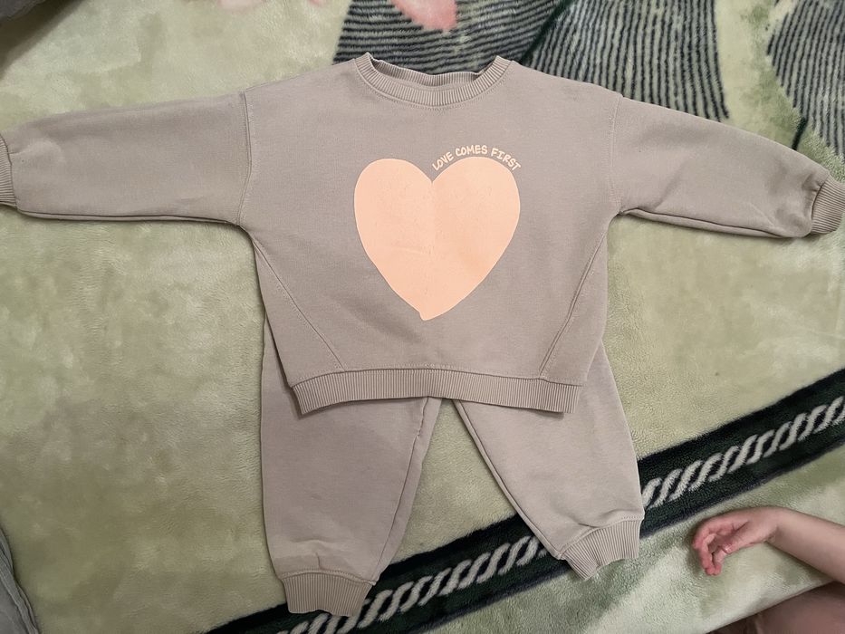 Костюм Zara для дівчинки