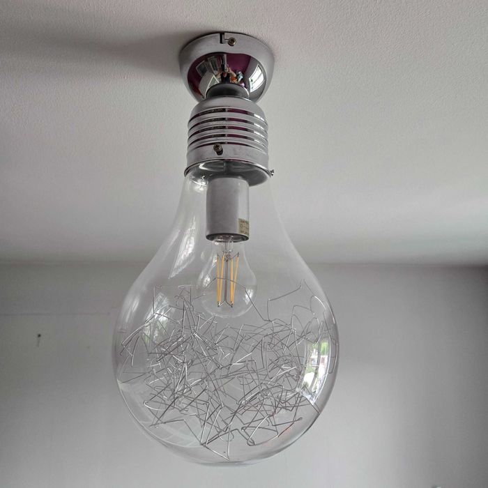 Lampa sufitowa pojedyńcza żarówka