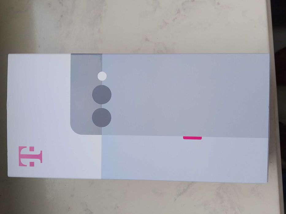 Nowy telefon IPhone 3