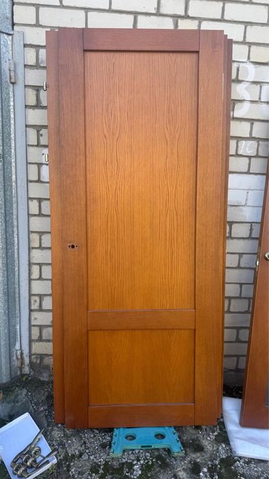 Дверь межкомнатная из натурального дерева
