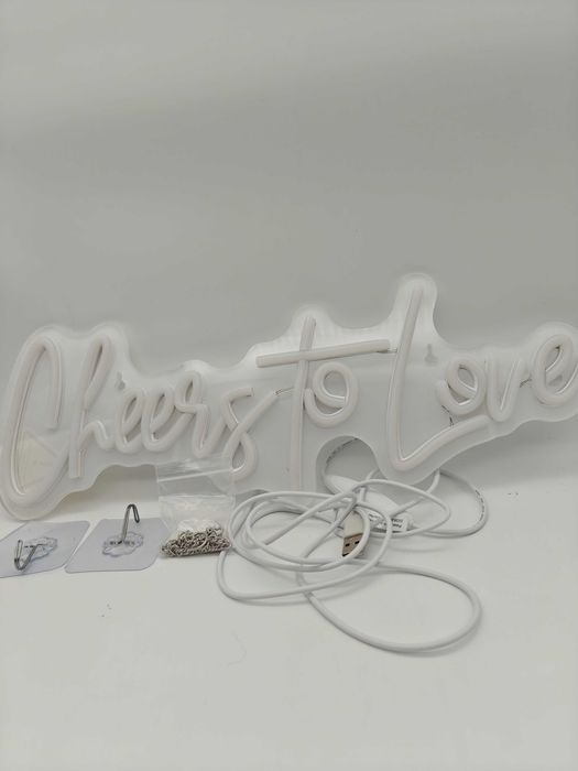 Letreiro Neón LED LookLight “Cheers to Love” – Casamento