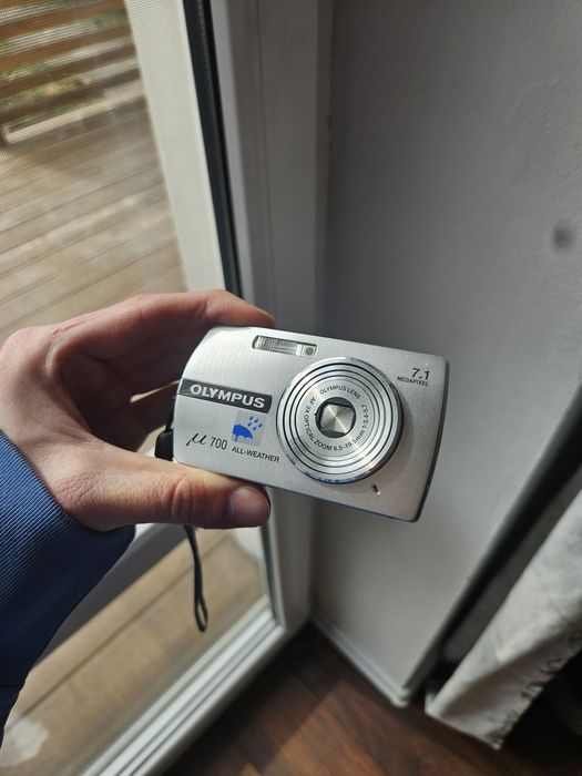 Olympus µ (mju) 700 Weather | Karta 128MB | Ładowarka | Stan bardzo do