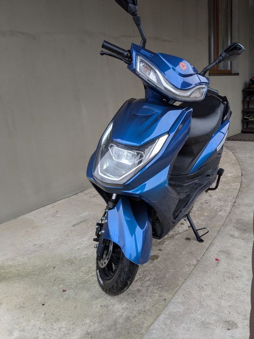 Електроскутер YADEA Luna