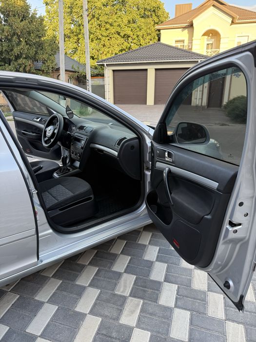 Продам шкода октавия 1.8