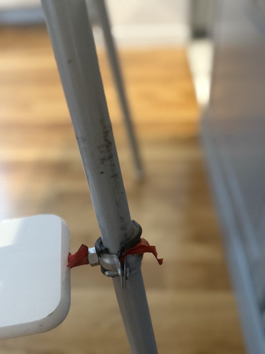 Krzeselko Antilip z podnozkiem i nowa deska