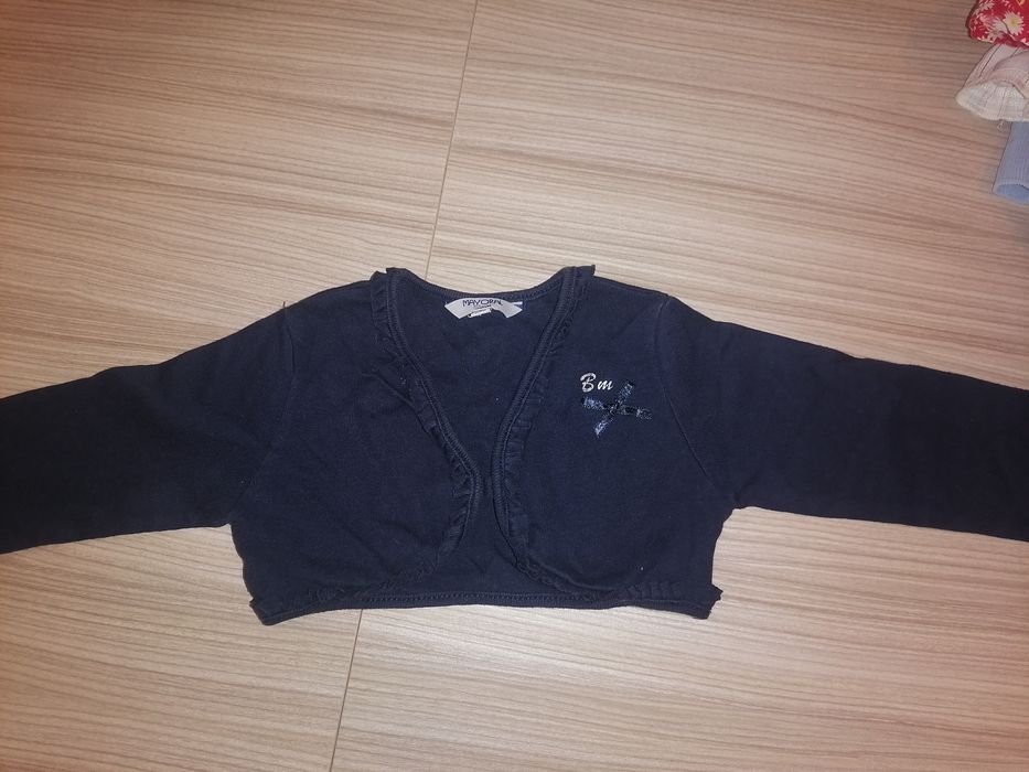 Roupa de menina impecável