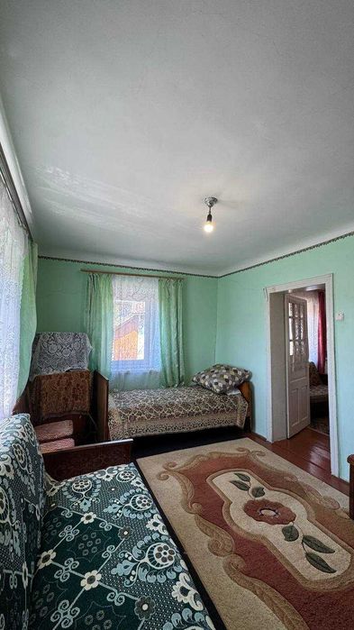 Будинок, господарство в с. Кисилів (кіцманський район) площею 47 м2.
