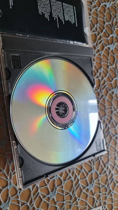 King Crimson с альбомом Red. Это издание входит в серию "30th Annivers