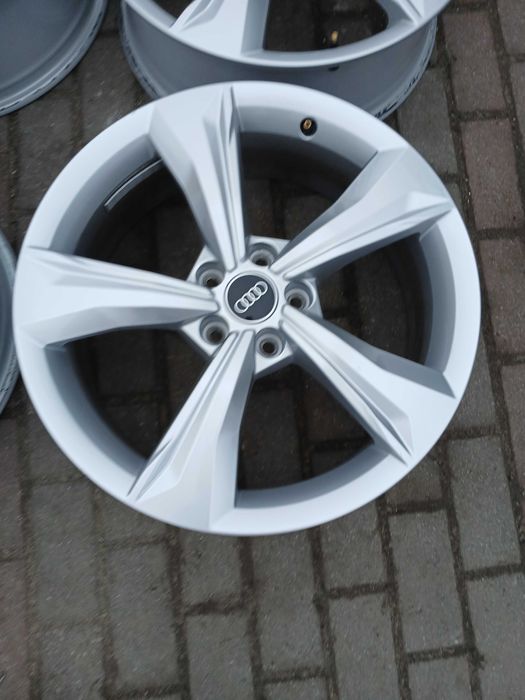 A1005. AUDI 7 x 19 ET 34 rozstaw 5x112