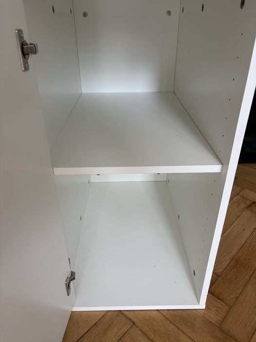 Biurko Ikea biale z jasno brazowym blatem 140x60