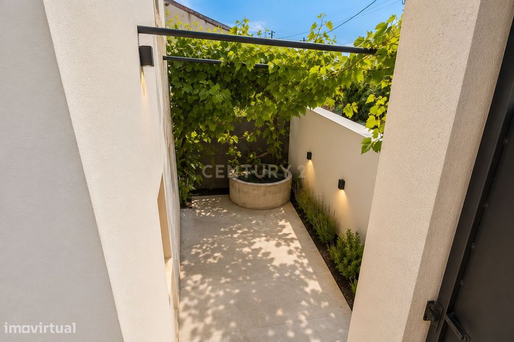 Moradia para recuperar com 250 m² em Vila Verde – Figueira da Foz
