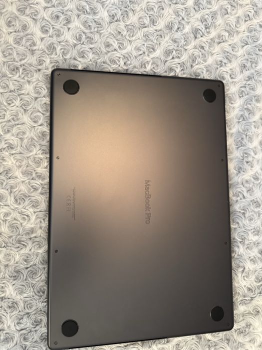 MacBook Pro 16 M3 Pro + magic mouse