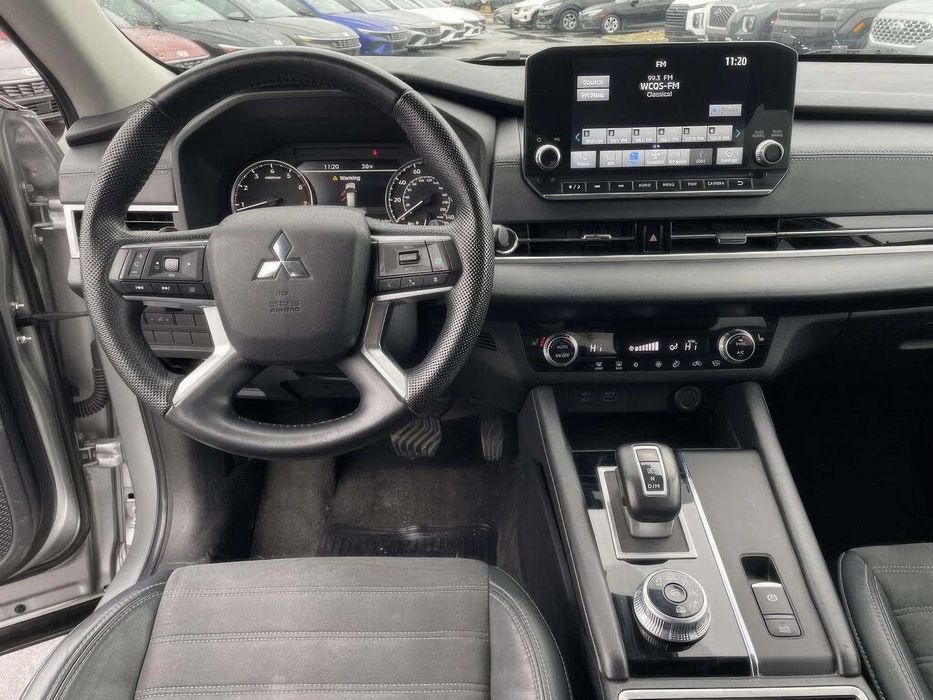 Mitsubishi Outlander Black Edition S-AWC      2023