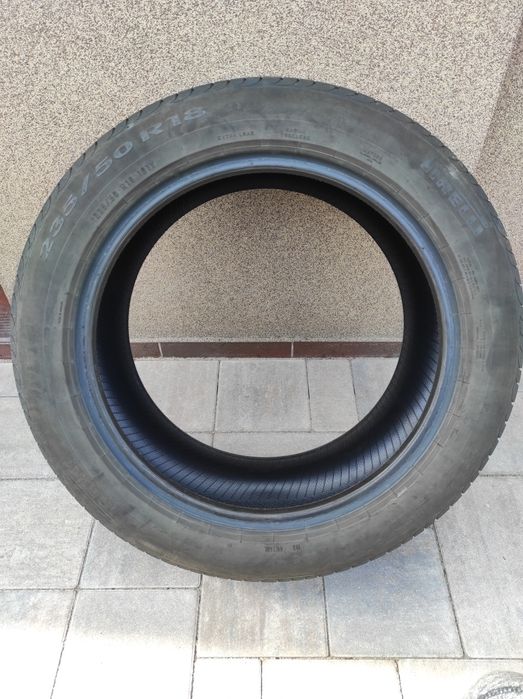 Opony 235/50 r18