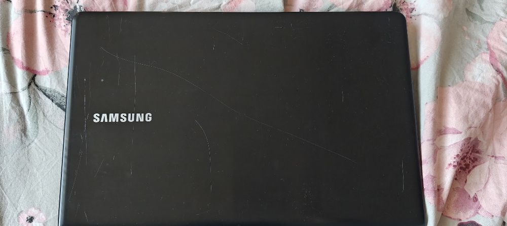 Laptop Samsung NP35037C