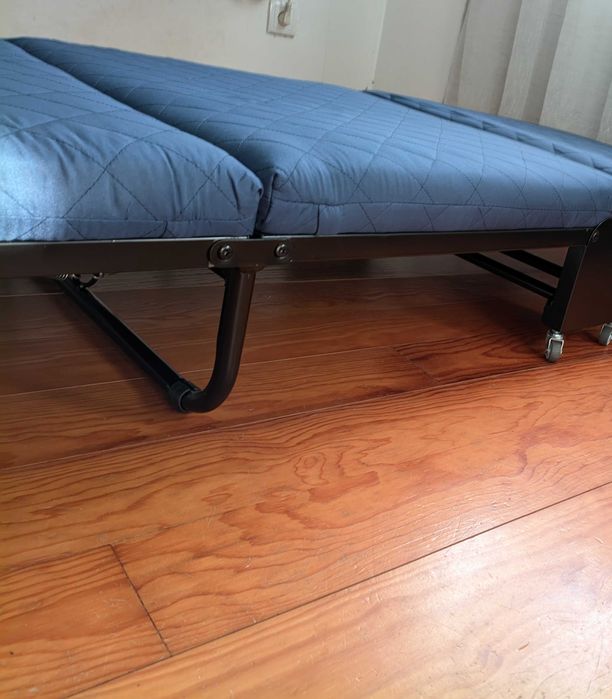 Divã/ cama como novo