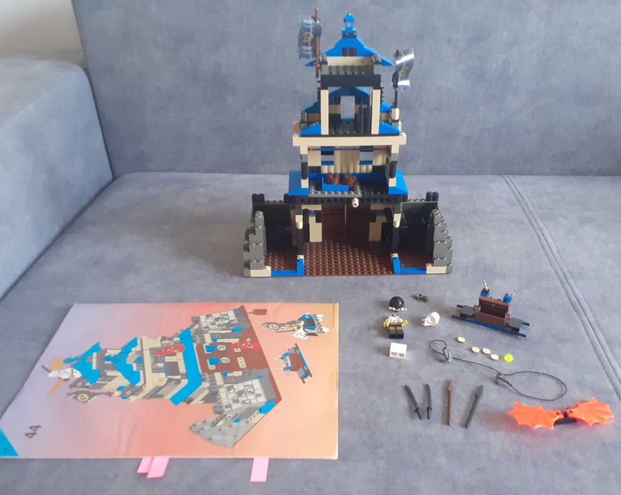 3053 Lego Ninja Castle Emperor’s Stronghold zadbany z instrukcją
