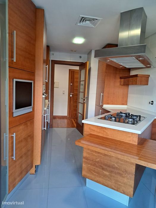 Arrendamento de T2 nos Terraços da Ponte