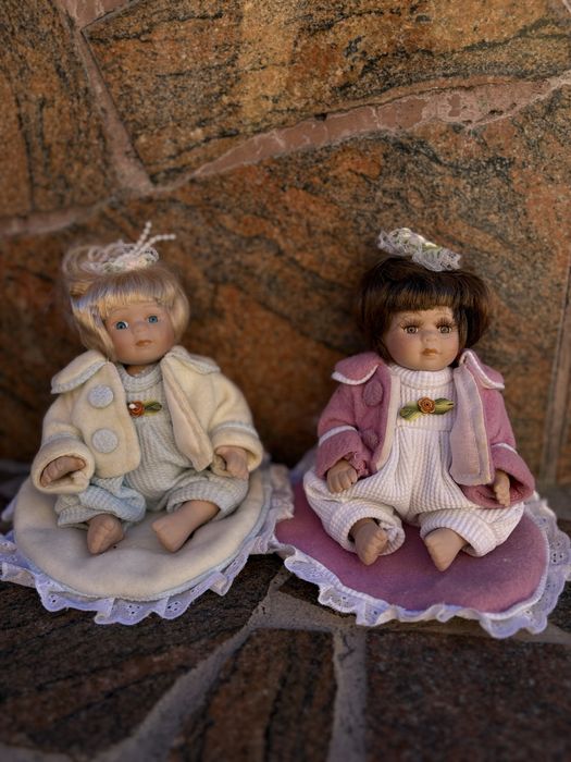 Bonecas de porcelana