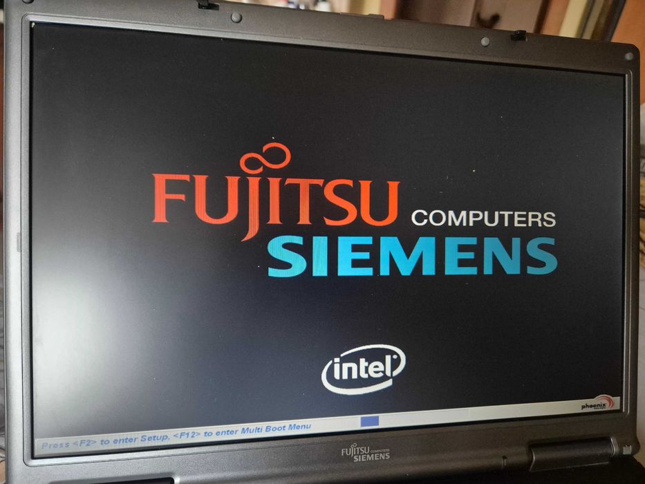 Ноутбук Fujitsu Siemens ESPRIMO Mobile V5515