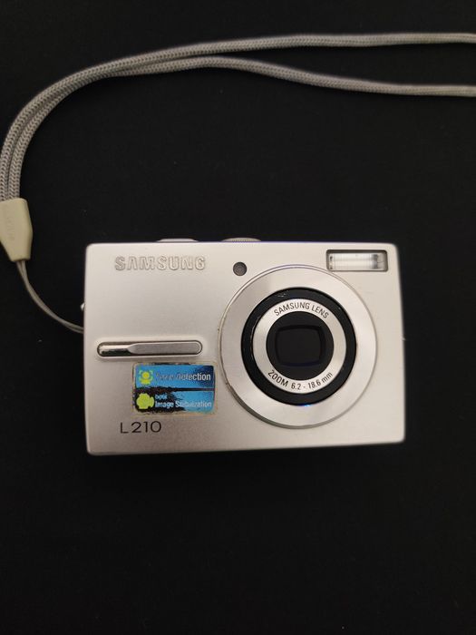 Samsung L210 Silver Aluminum Вінтажна Мильниця фотоапарат фотокамера