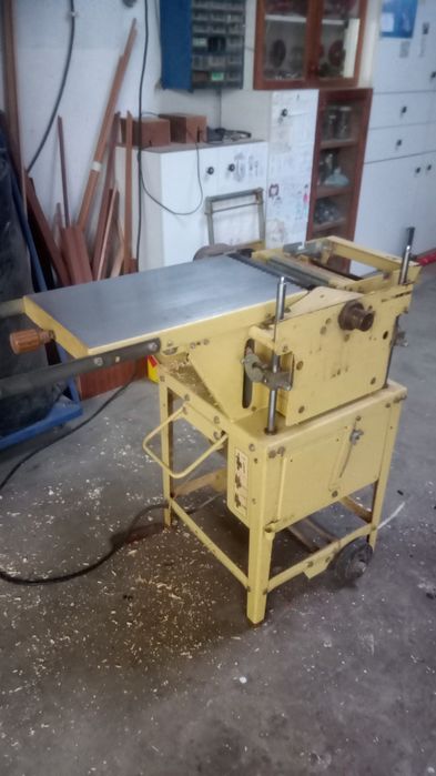 Máquina para trabalhar madeira