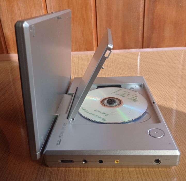 Мультимедійна система.  Портативний універсальний VISION LIBERTY TWIN