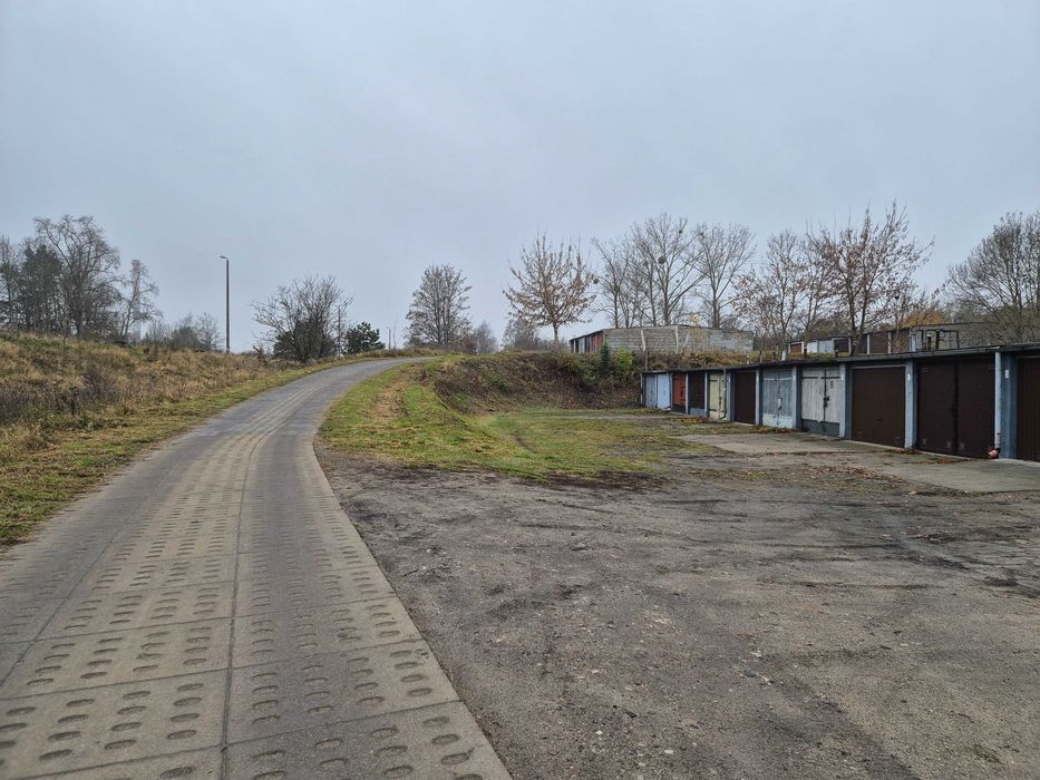 Garaż z kanałem ZŁOTÓW, Powstańców