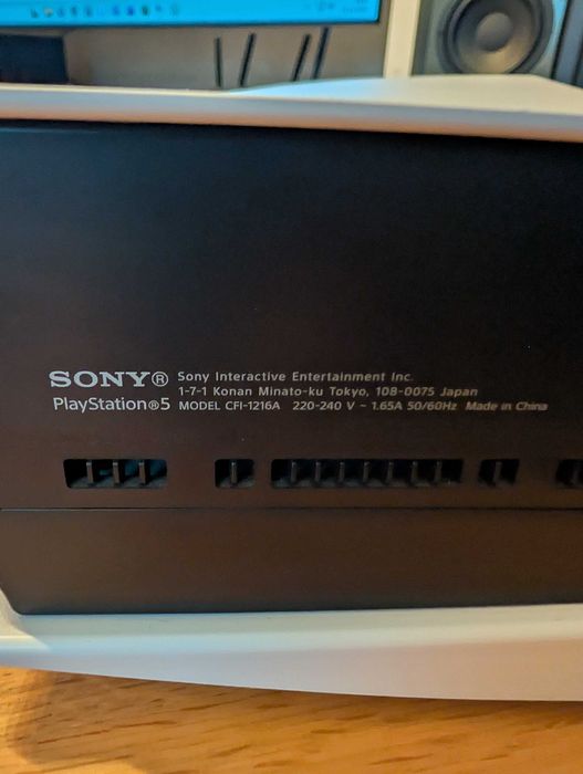 Konsola Sony Playstation 5 wersja z napędem + komplet gier
