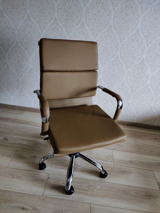 Крісло офісне Slim FX LB (XH-630B) беж