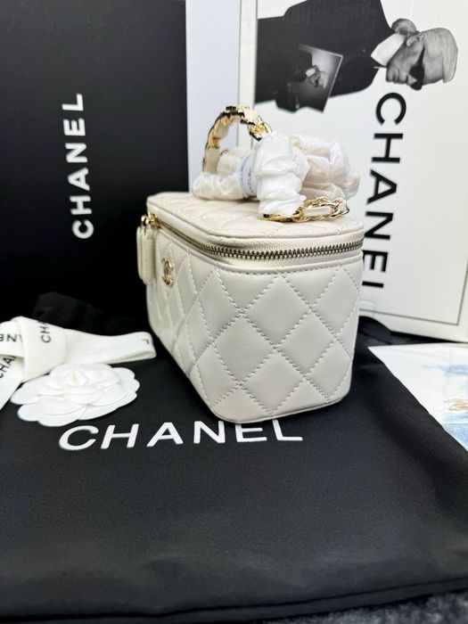 Сумка в стилі Chanel Vanity Bag молочна