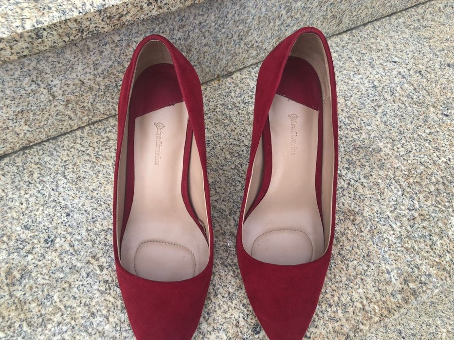Sapatos salão/stiletos vermelhos, Novos