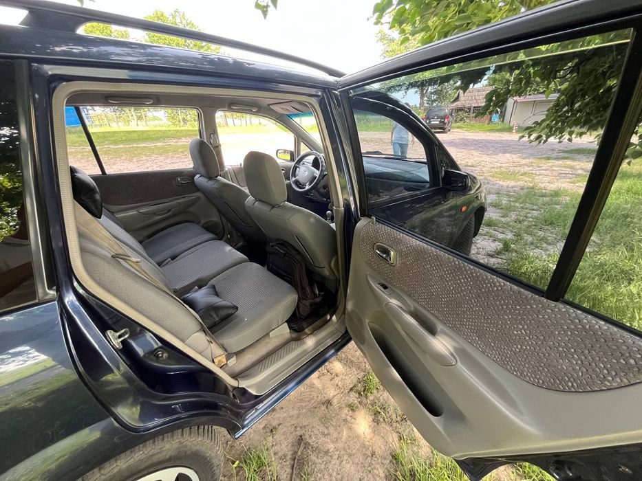 Продам надійне авто Мазда примасі