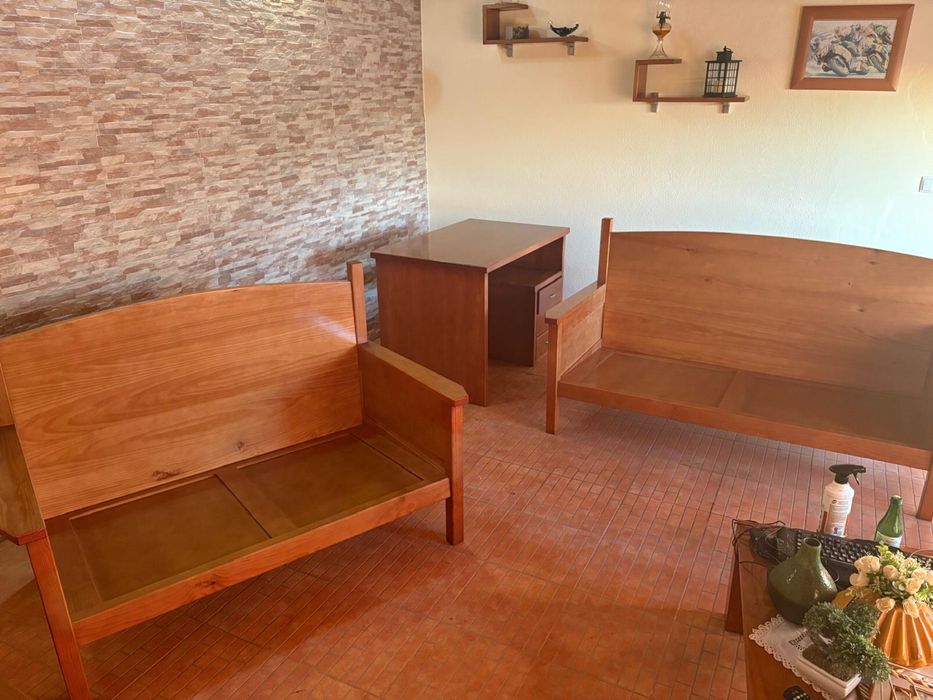 Sofás rusticos em perfeito estado