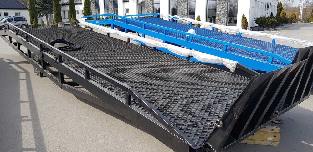 WYNAJEM rampa mobilna załadunkowa do tirów naczep kontenerów doków