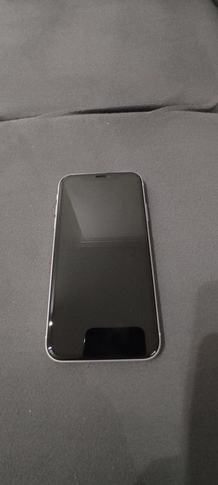 iPhone com película, carregador e capa novos