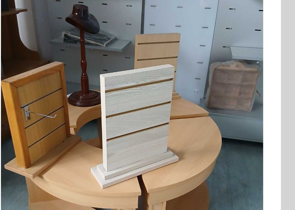 Vitrines, Moveis, Multipainel, Bustos Balcões Novos A PREÇOS LOW COST PARA DESOCUPAR