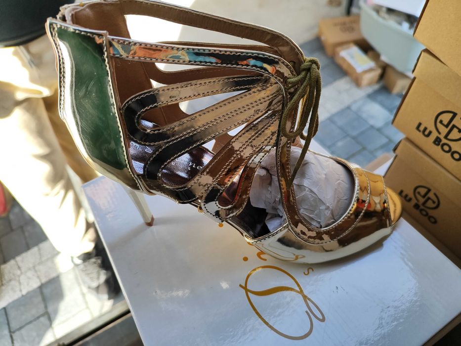 Buty sandały szpilki  obuwie damskie i dziecięce.