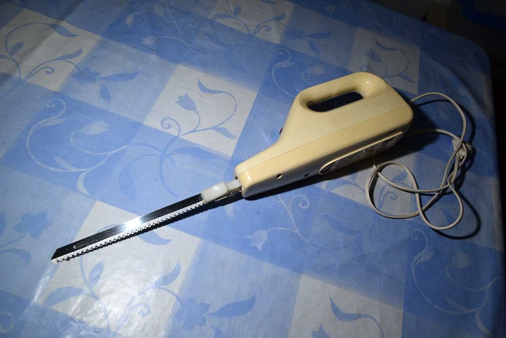 Electric Bread Knife429754268590417922