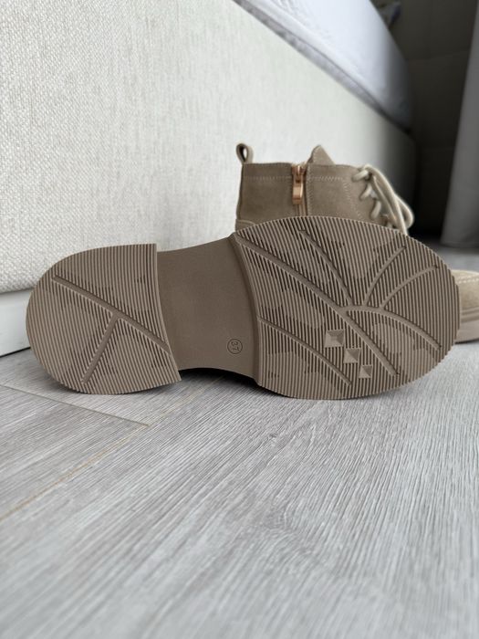 Нові жіночі замшеві черевики 37 р, чоботи, напівчеревики демісезонні