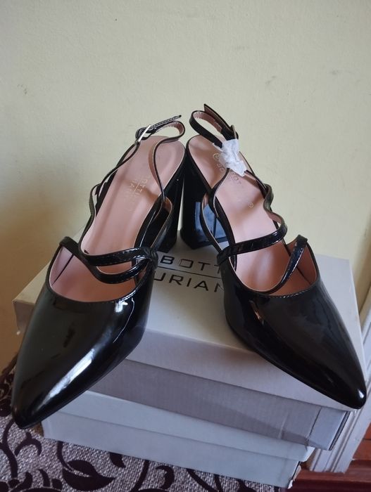 Нові босоніжки 40 розм