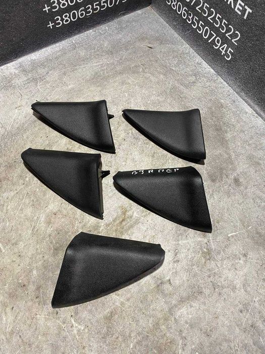 Накладка трикутник дверки заглушка дзеркала права ліва VW Passat B3