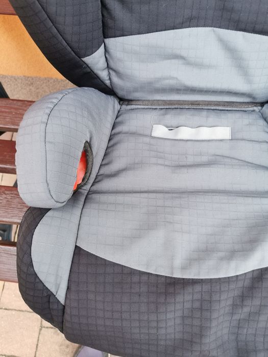 Fotelik samochodowy RENAULT 15-36kg Isofix stan bardzo dobry.
