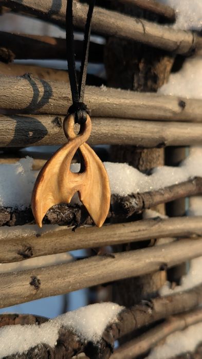 Морський кулон з дерева