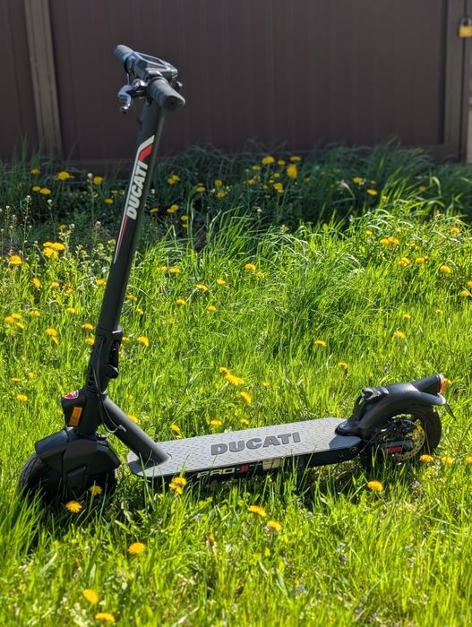 Електросамокат Ducati Pro II Plus