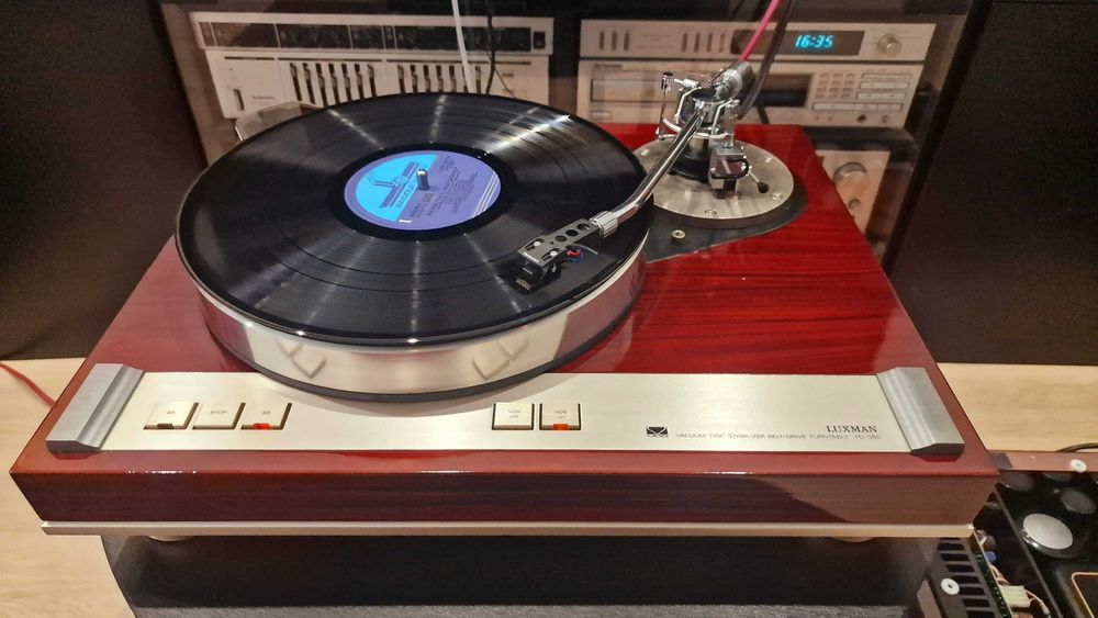 Piękny gramofon Luxman PD350 z pompą VS300